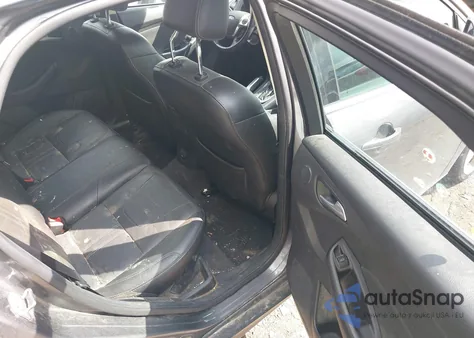 2012 Ford Focus Titanium z USA, uszkodzony, nr VIN 1FAHP3N29CL365618